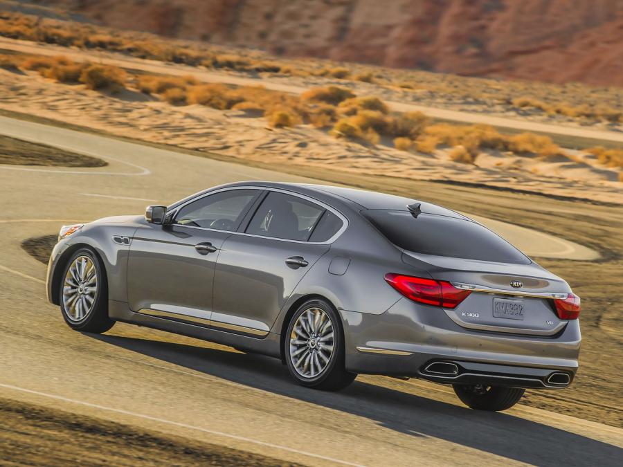  Kia K900 2014 года  (фото 28 из 30)